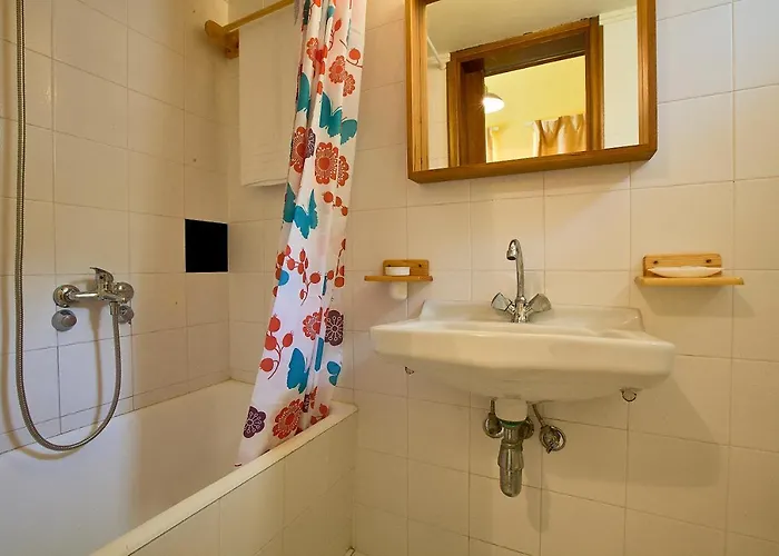 Meraki And Apartment Tolo